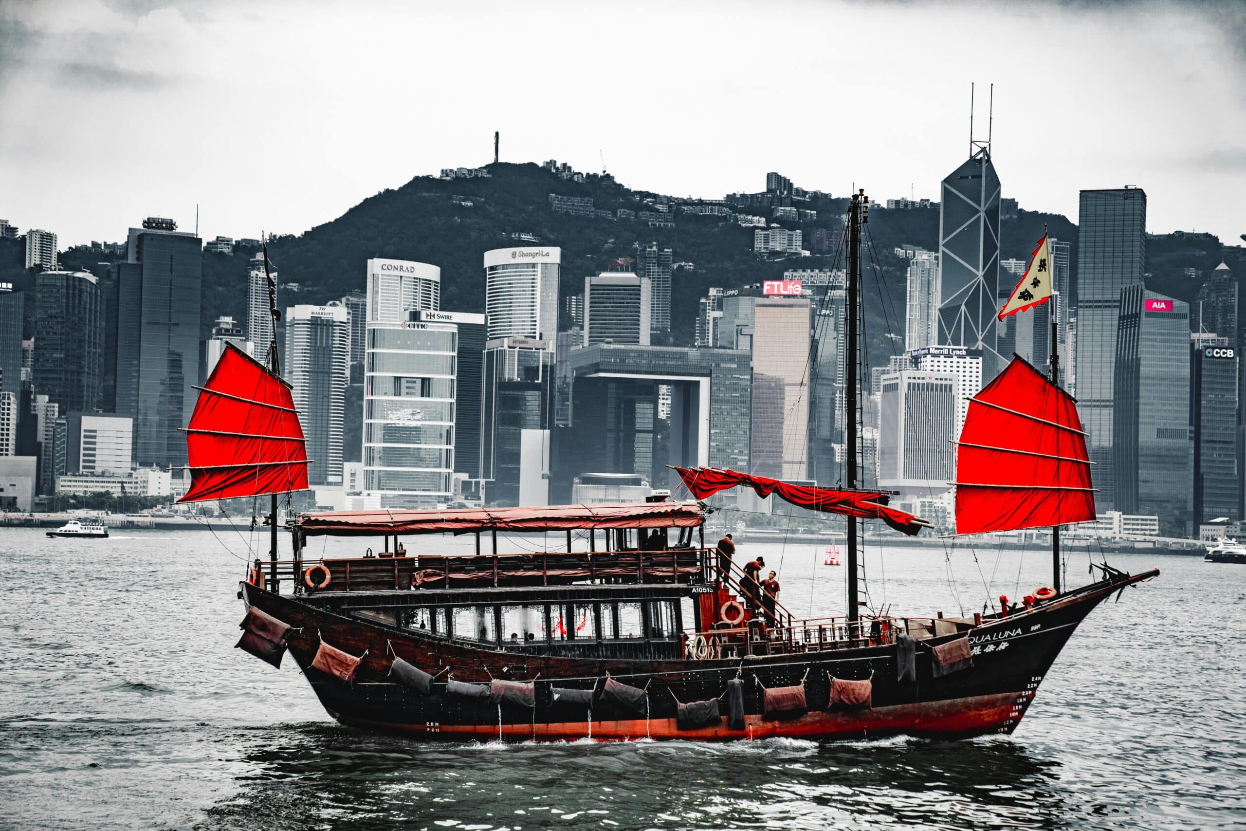 hong-kong-boat